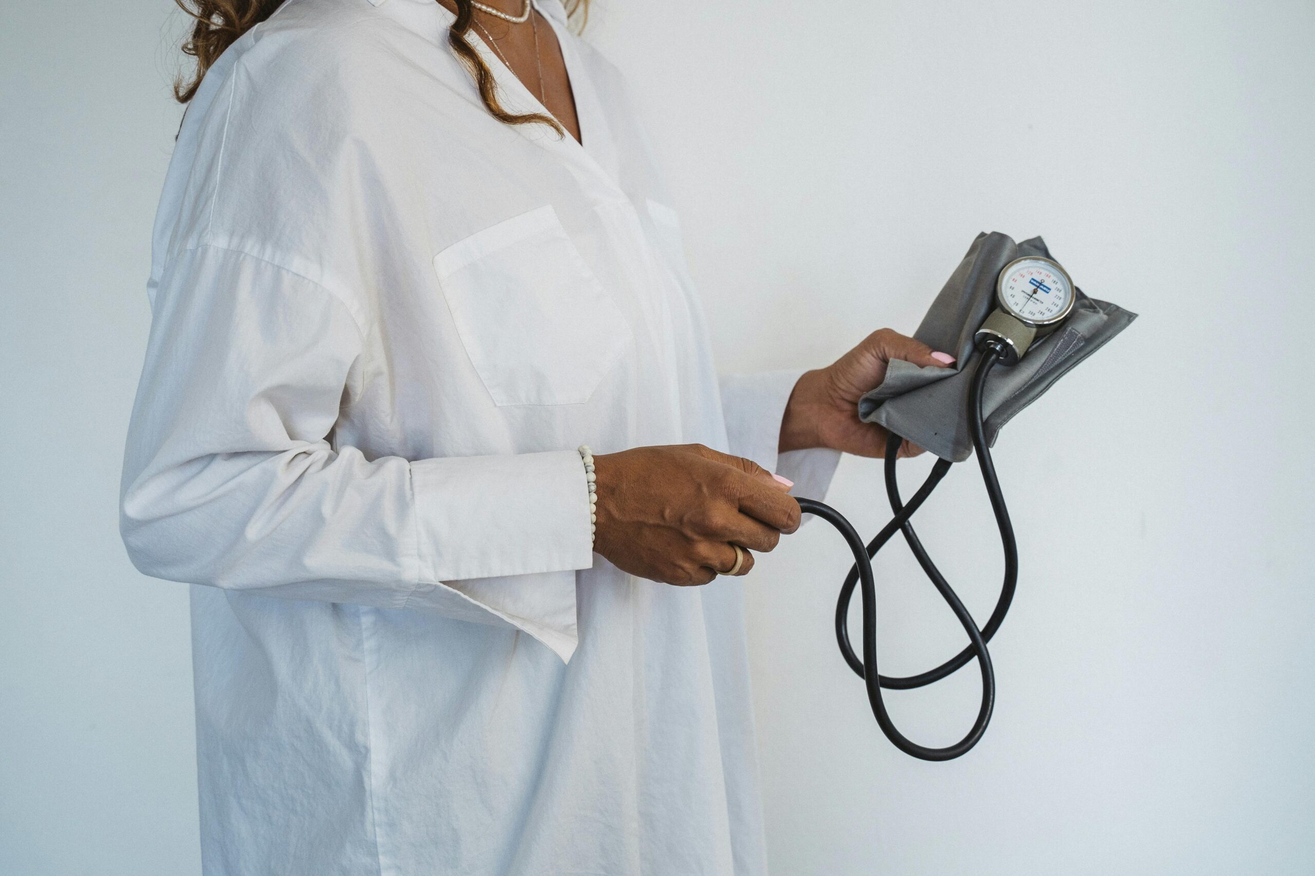 Photo by Anna Tarazevich: https://www.pexels.com/photo/woman-holding-a-blood-pressure-monitor-7904482/